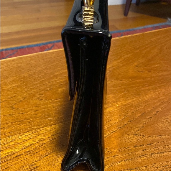 Chic Vintage Black patent leather Mini Bag with Gold Twisted Handle 1960’s - Picture 4 of 10